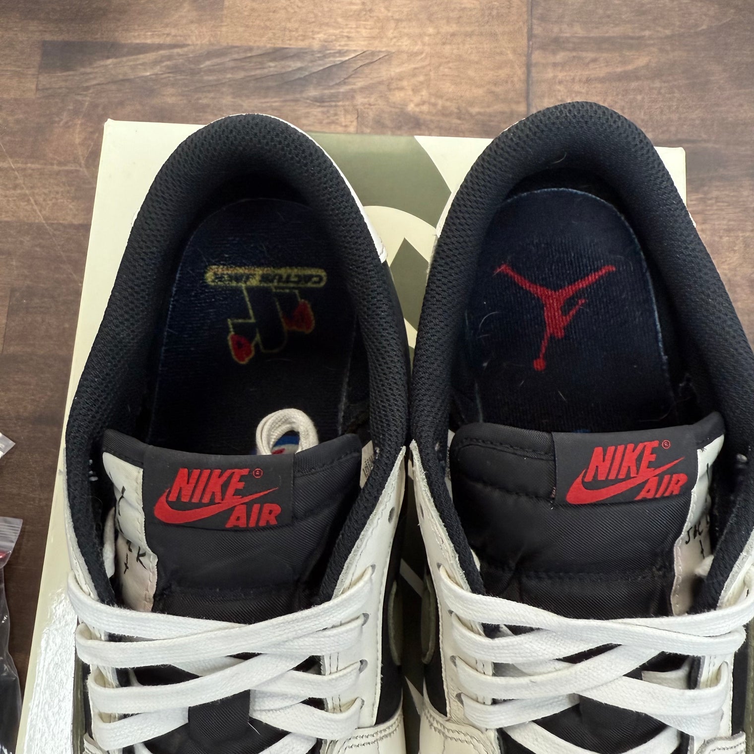 Olive Travis Scott Jordan 1 Low (W) (USED)
