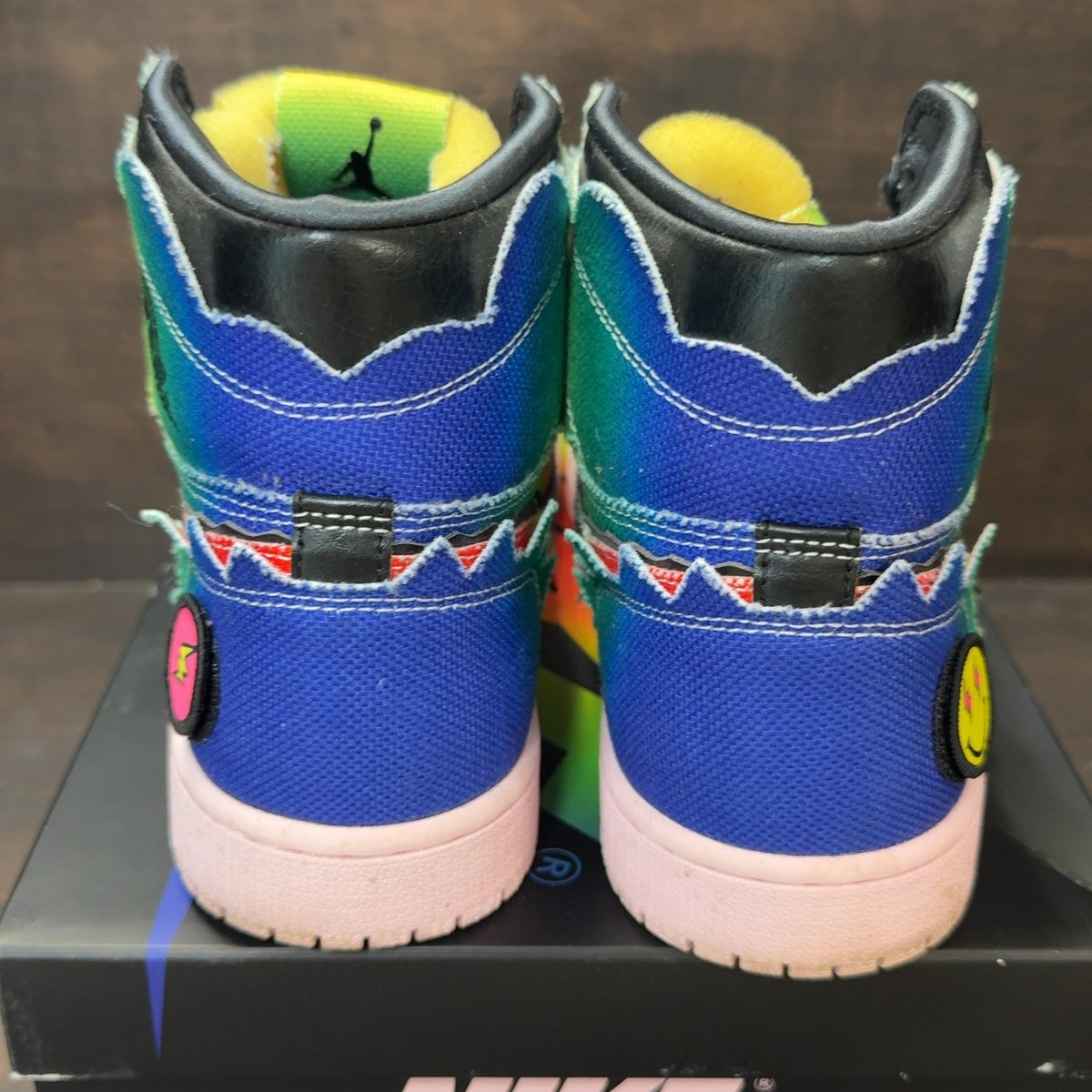 Jordan 1 Retro High J Balvin Size 8.5 (Pre-Owned) - aux