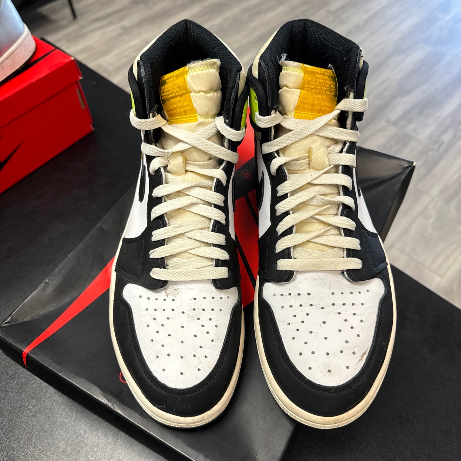 Volt Jordan 1 High (USED)