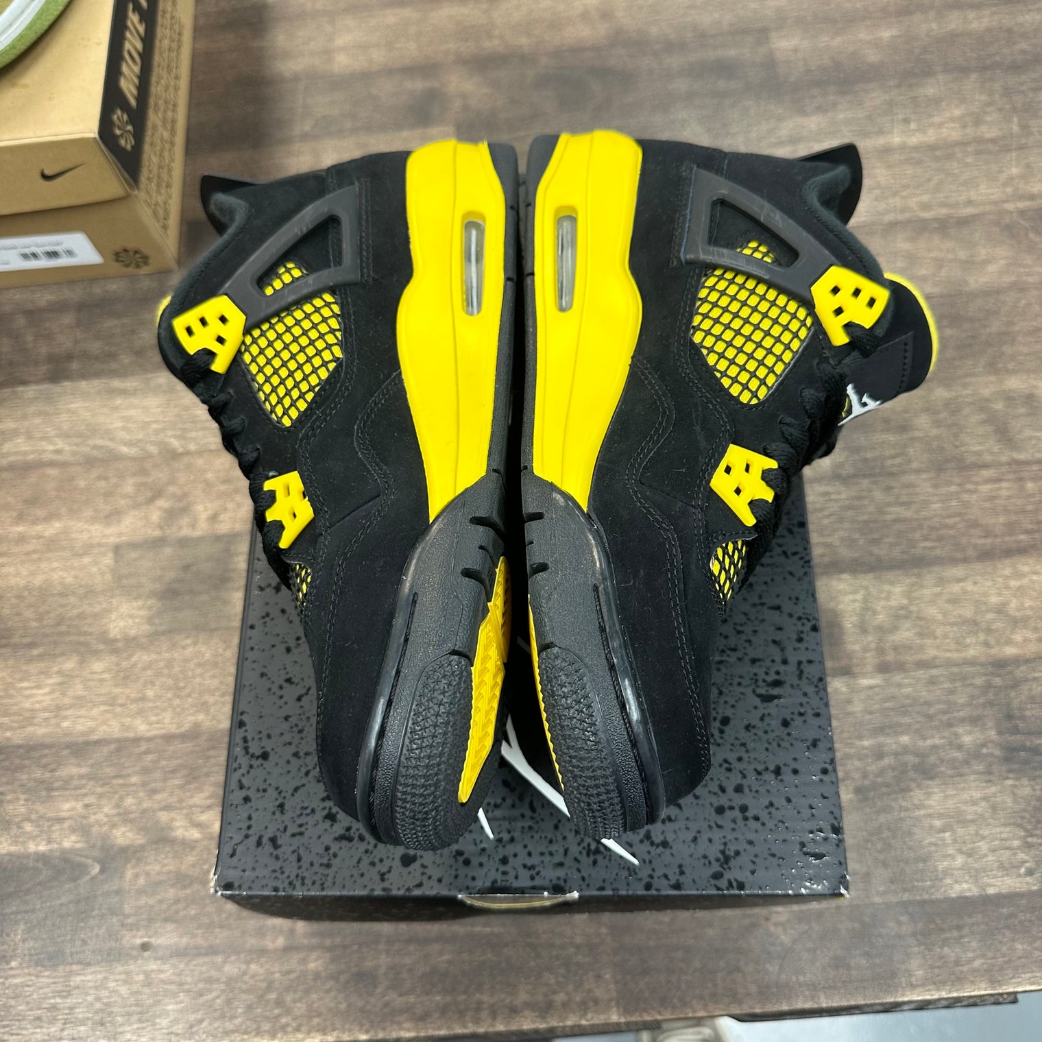 (GS) Yellow Thunder Jordan 4 (Lightly Worn)