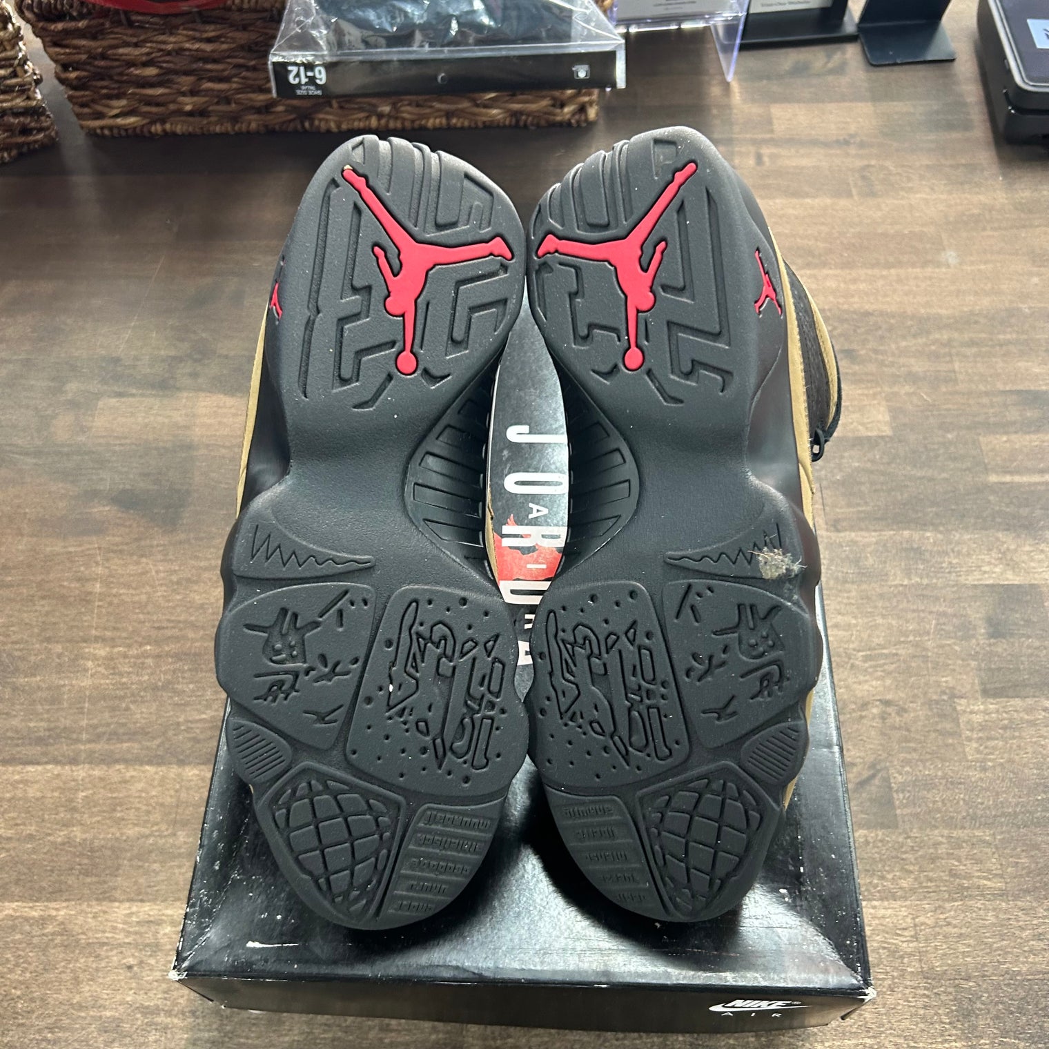 Olive Jordan 9 Retro (USED)