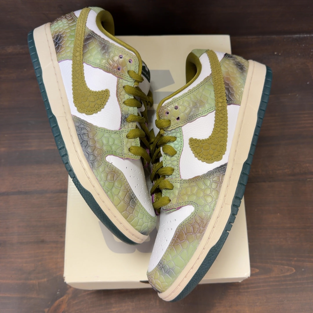 Nike SB Dunk Low Alexis Sablone Chameleon - Image 2