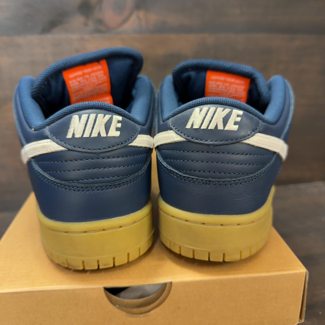 Nike SB Dunk Low Navy Gum - Image 4