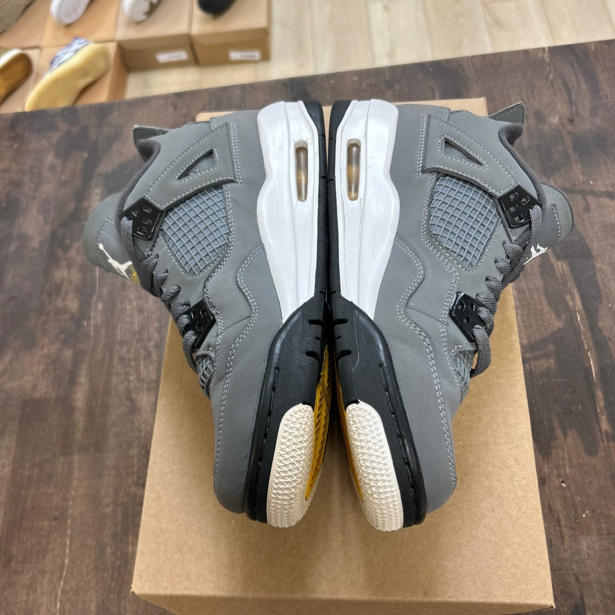 Jordan 4 Retro Cool Grey (2019) (GS) Size 7Y (Pre-Owned) - Image 3
