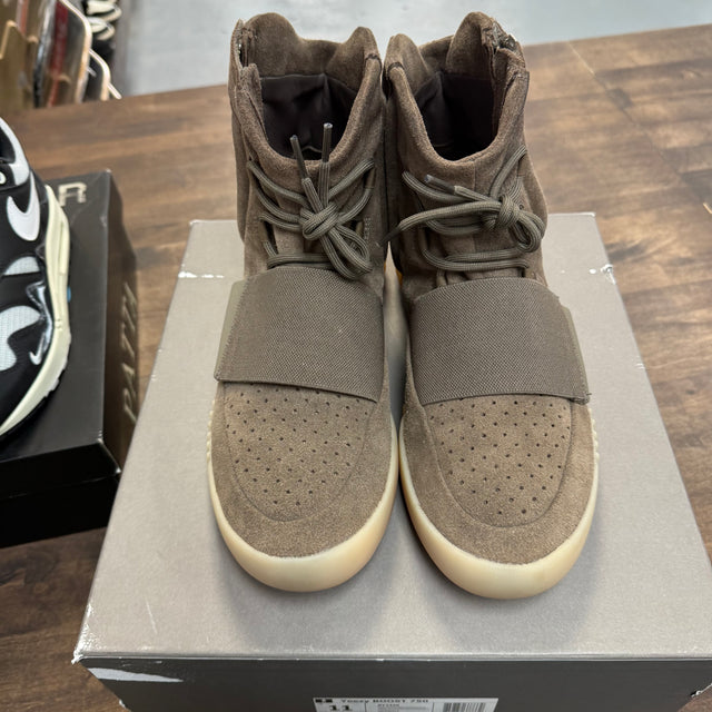 Chocolate Yeezy Boost 750 (USED)