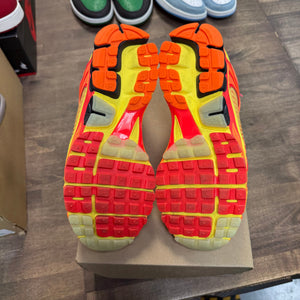 Nike Doernbecher Nike Zoom Vomero 5 (USED, No Box) Size 9 (Pre-Owned) - Image 5