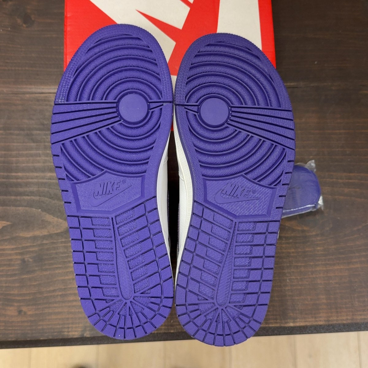 Jordan 1 Retro High Court Purple (Women's) Size 9W (Pre-Owned) - Image 8