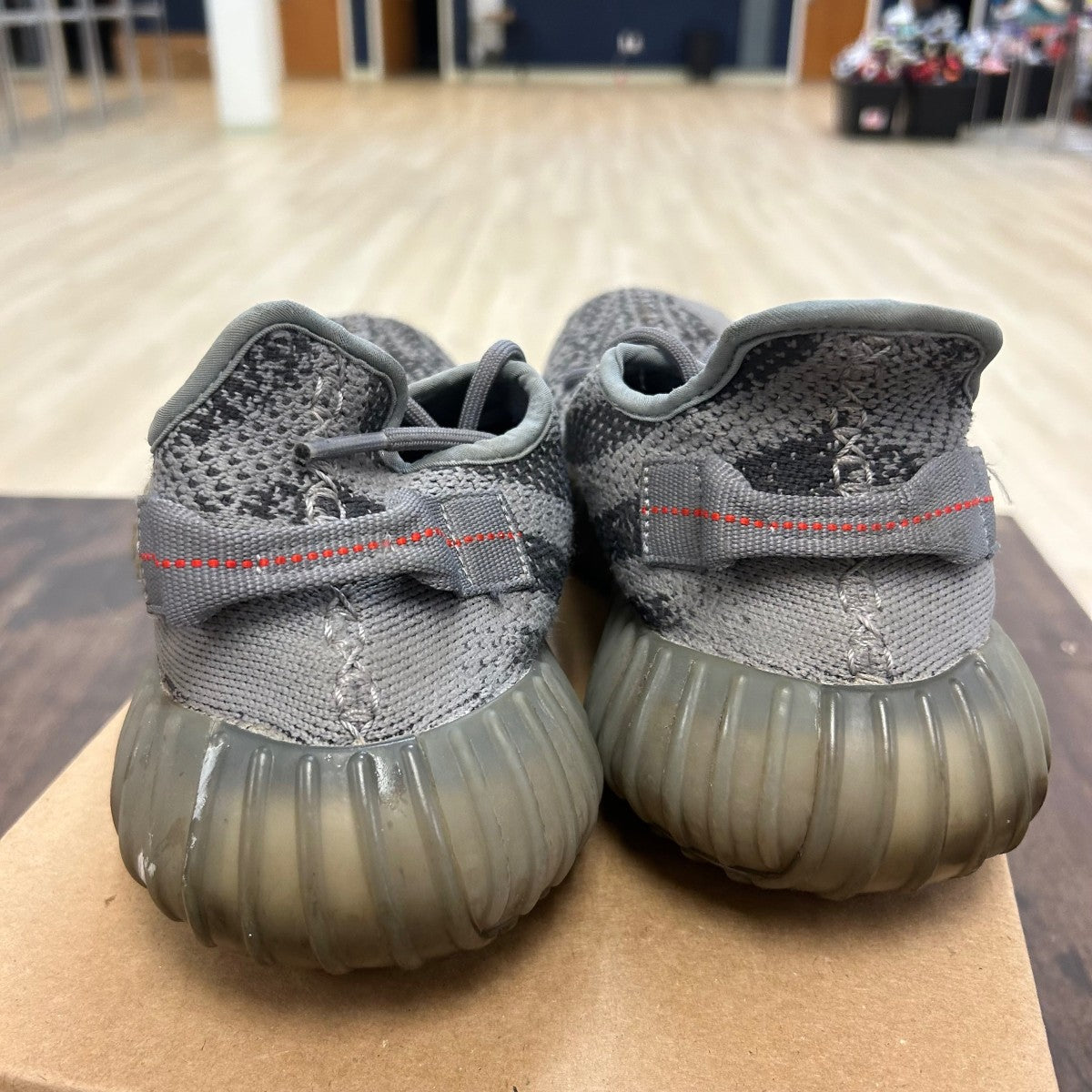 adidas Yeezy Boost 350 V2 Beluga 2.0 Size 10 (Pre-Owned) - Image 4
