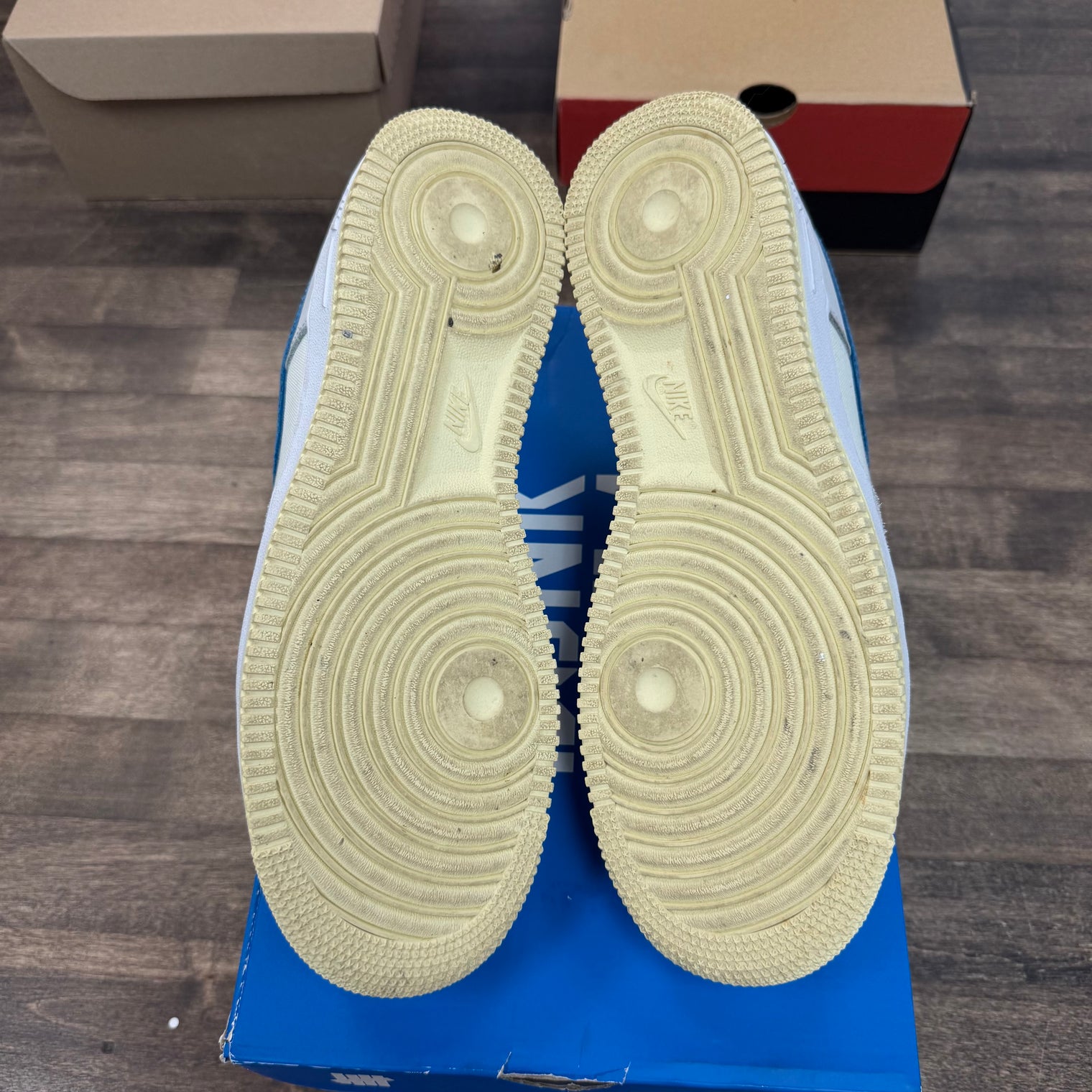 Undefeated 5 On It Dunk vs. AF1 Nike Air Force 1 Low (USED)