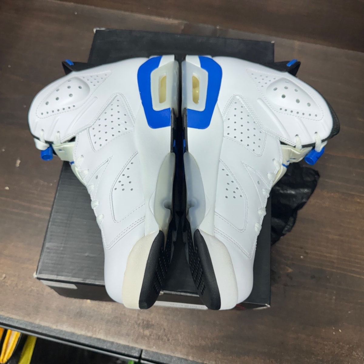 Jordan 6 Retro Sport Blue (2014) Size 8.5 - tag