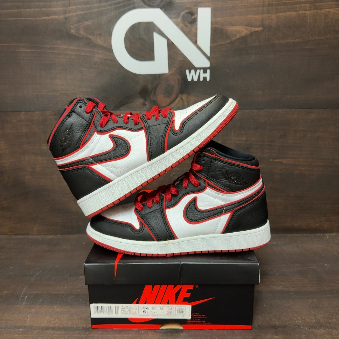 Jordan 1 Retro High Bloodline (GS) Size 5Y (Pre-Owned)