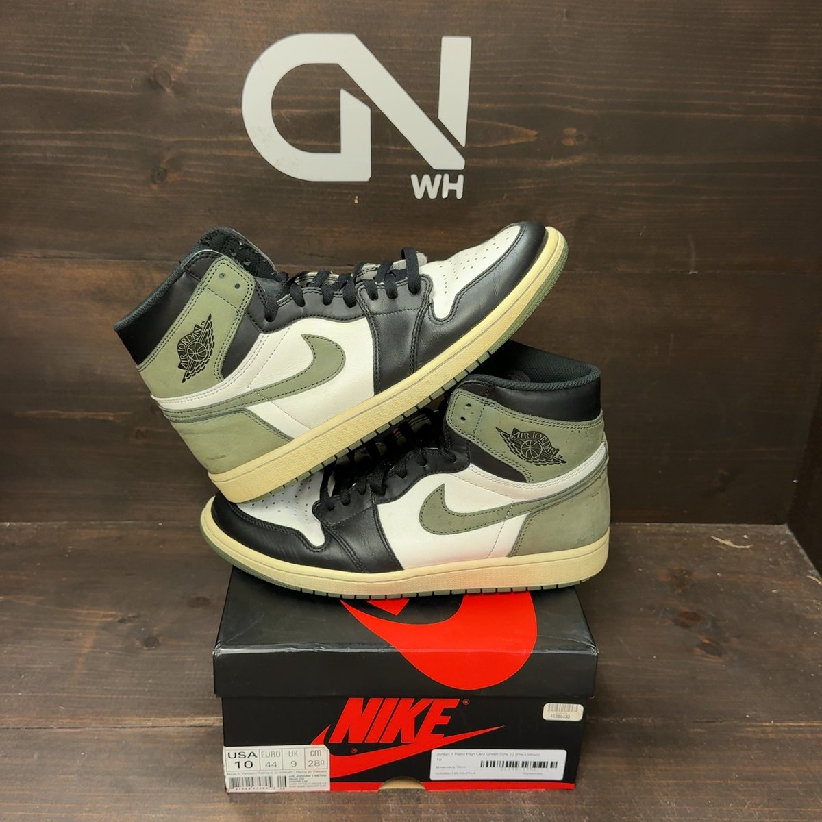 Jordan 1 Retro High Clay Green Size 10 (Pre-Owned) - front