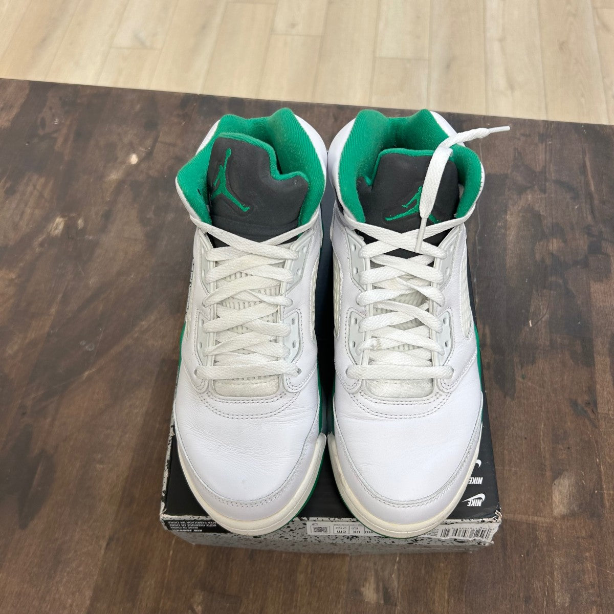 Jordan 5 Retro Lucky Green (Women's) - Image 2