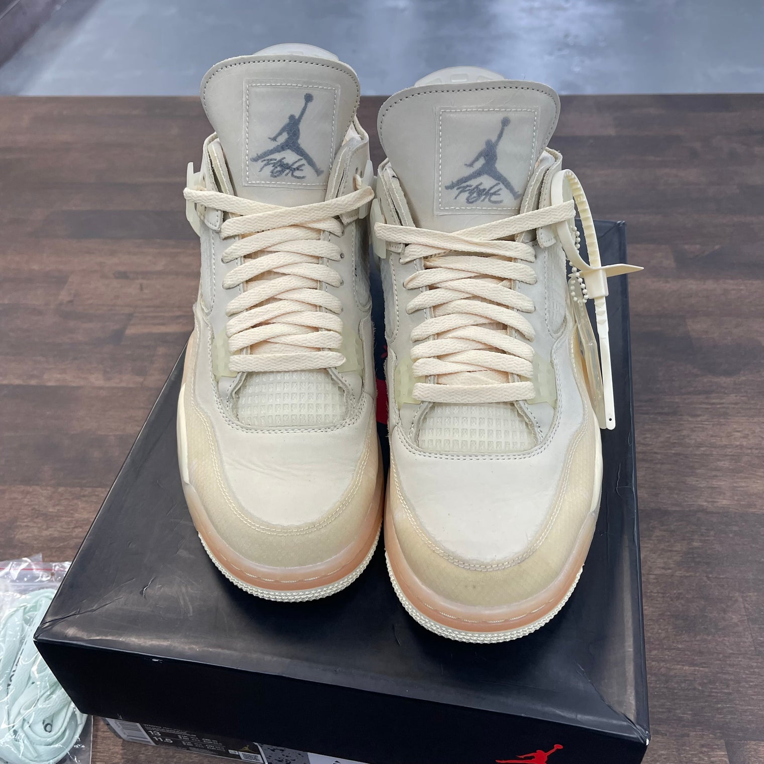 Nike Jordan Women’s 4 Off White Sail (Lightly Worn)