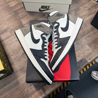 Jordan 1 Retro High Dark Mocha (US 8.5) (Lightly Worn)