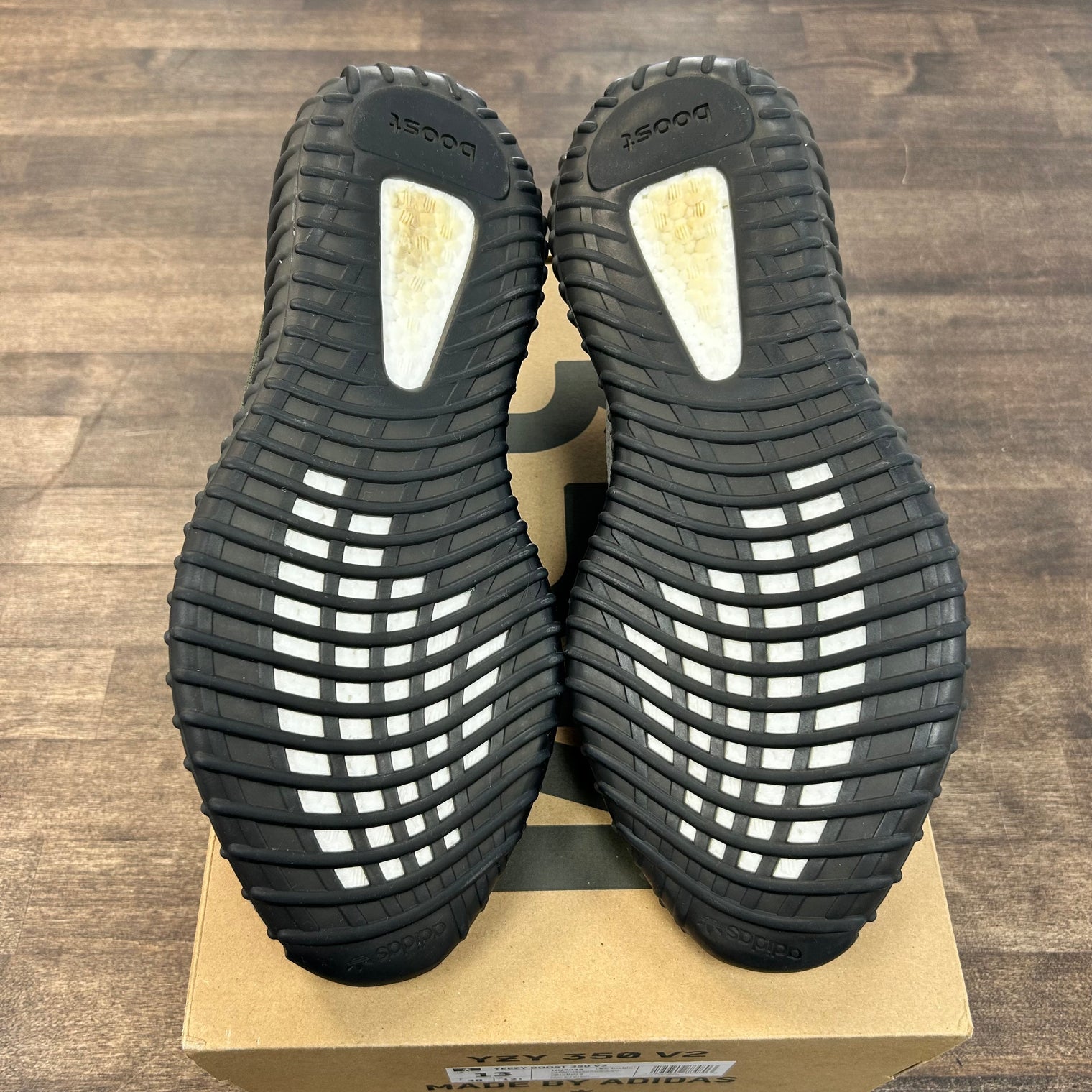 Carbon Beluga Yeezy 350 (USED)