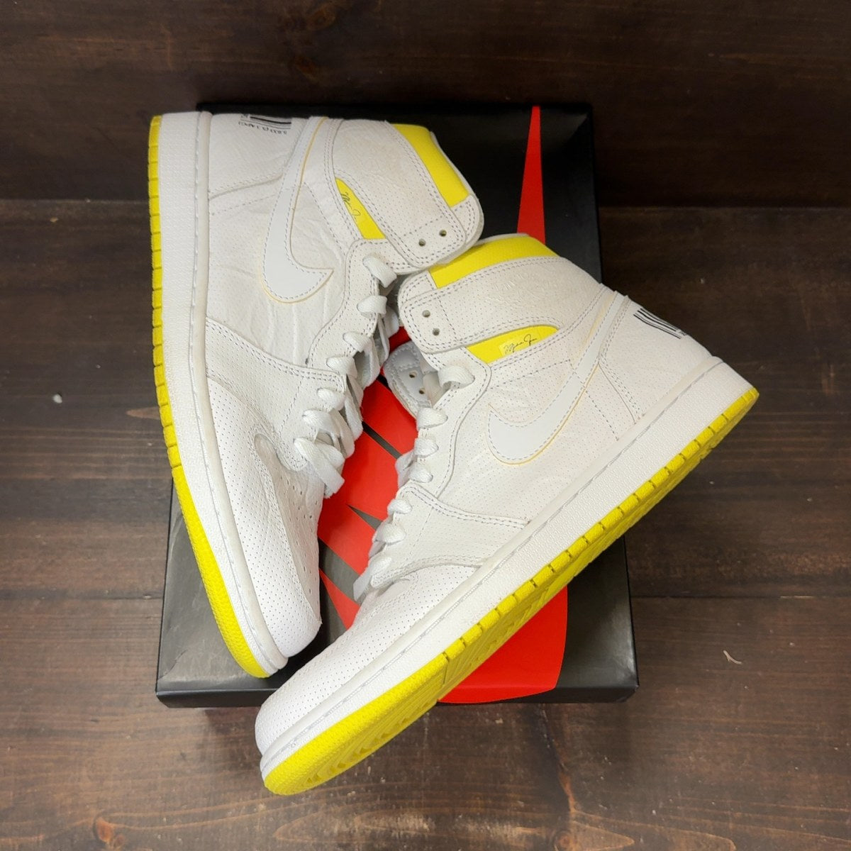 Jordan 1 Retro High First Class Flight Size 10.5 (Pre-Owned) - back