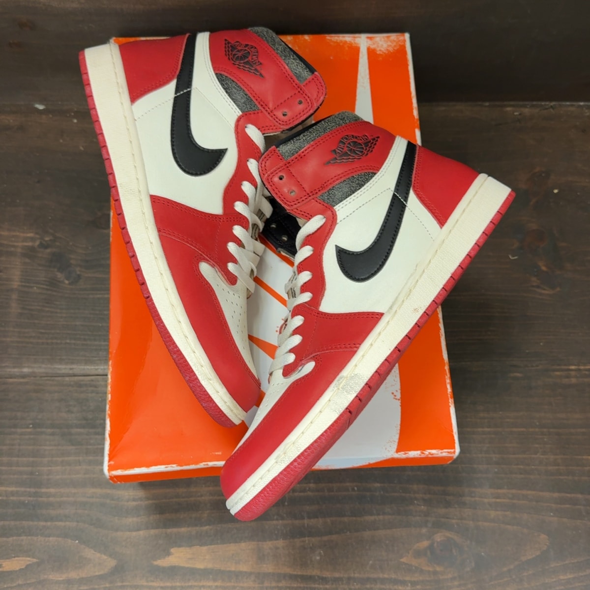 Jordan 1 Retro High OG Chicago Lost and Found - Image 2