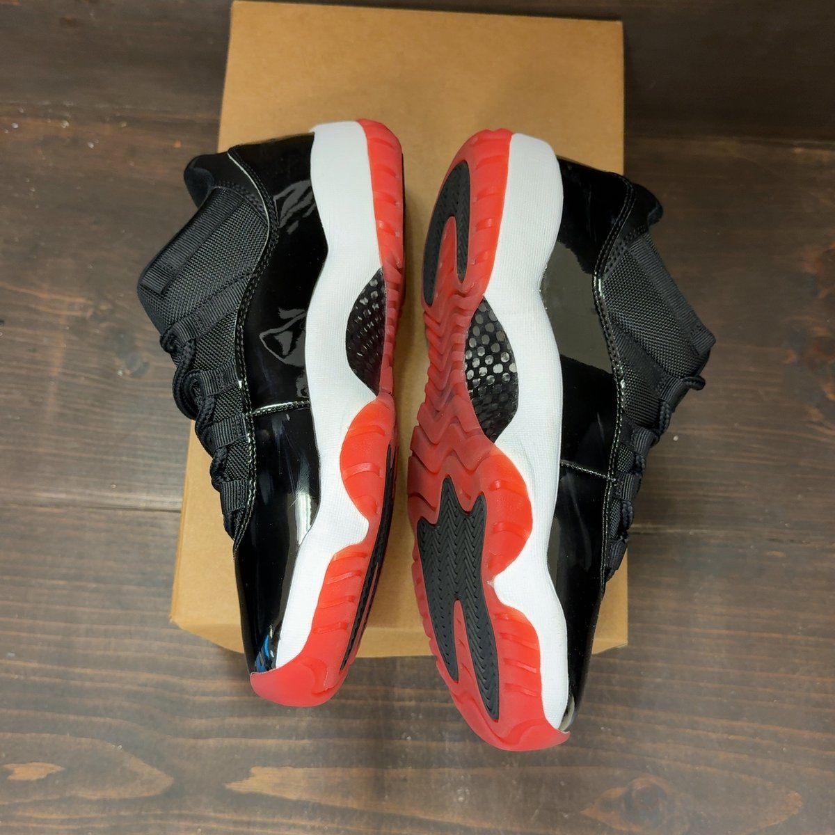 Jordan 11 Retro Low Bred (2025) Size 8.5 (Pre-Owned) - aux