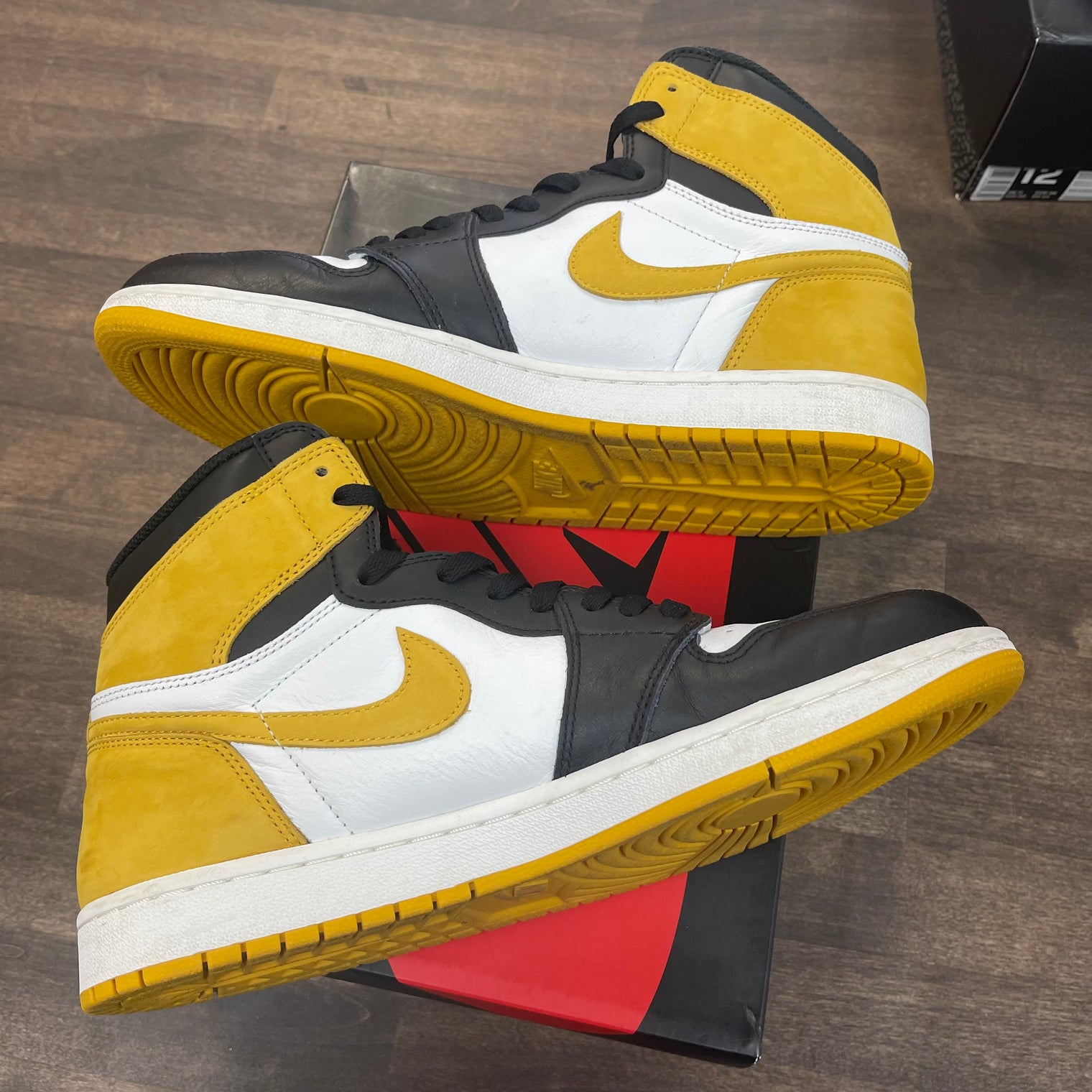 Yellow Ochre Jordan 1 High (USED)