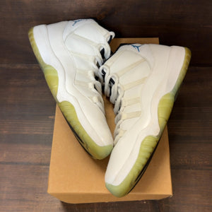 Jordan 11 Retro Legend Blue (2014) Size 12 (Pre-Owned) - Image 2