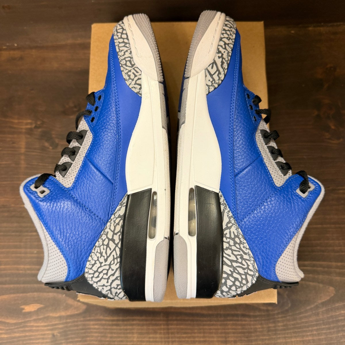 Jordan 3 Retro Varsity Royal Cement Size 10 (Pre-Owned) - Image 5