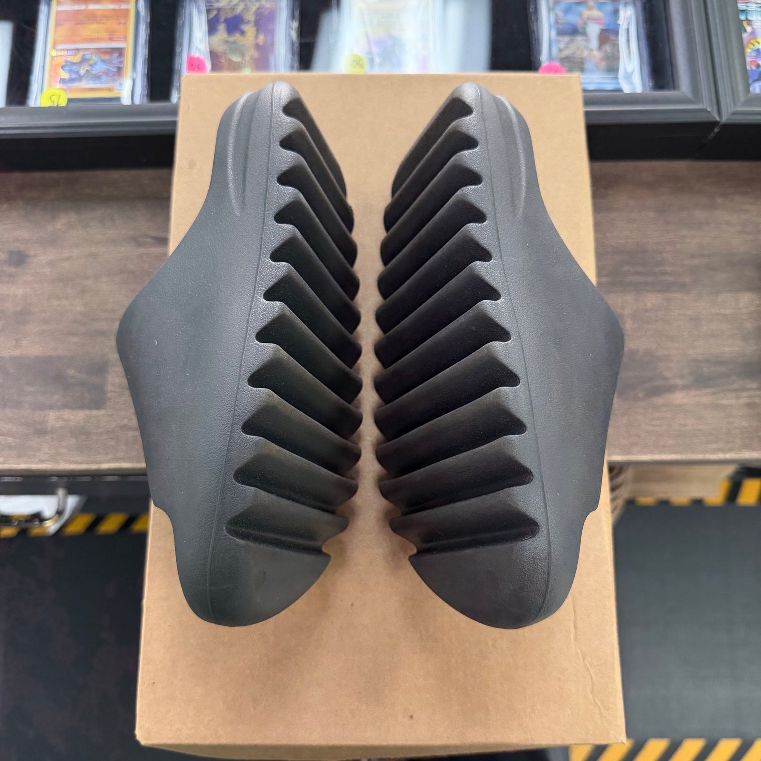 Onyx Yeezy Slide (USED, No Box)