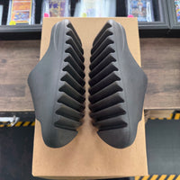 Onyx Yeezy Slide (USED, No Box)