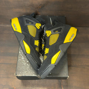 Jordan 4 Retro Thunder (2023) - Image 2