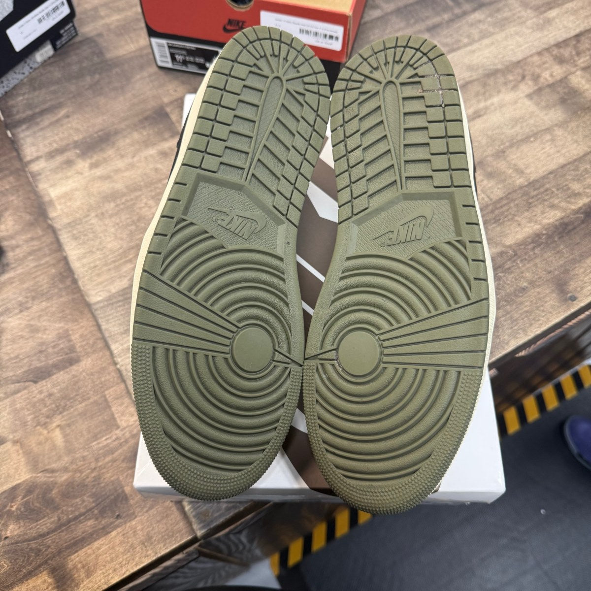 Jordan 1 Retro Low OG SP Travis Scott Medium Olive - Image 5