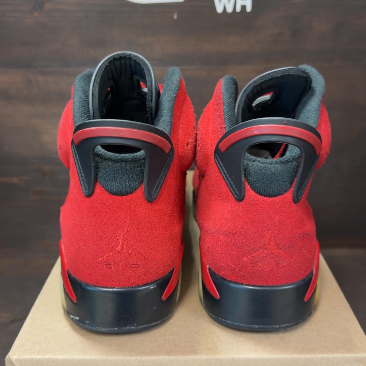 Jordan 6 Retro Toro Bravo Size 8.5 (Pre-Owned) - aux