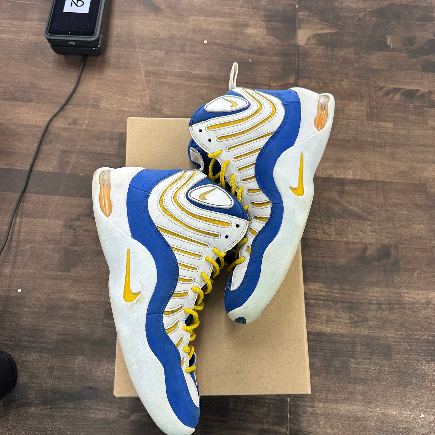 Nike Air Bakin Golden State (US 10) (USED,No Box)