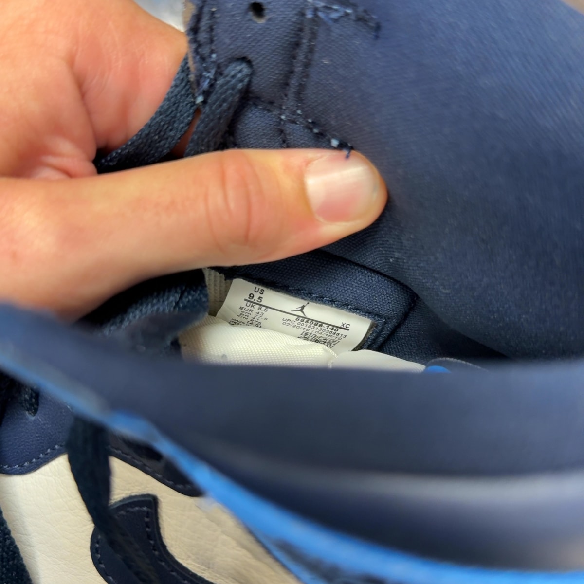 Jordan 1 Retro High Obsidian Size 9.5 (Pre-Owned) - Image 7