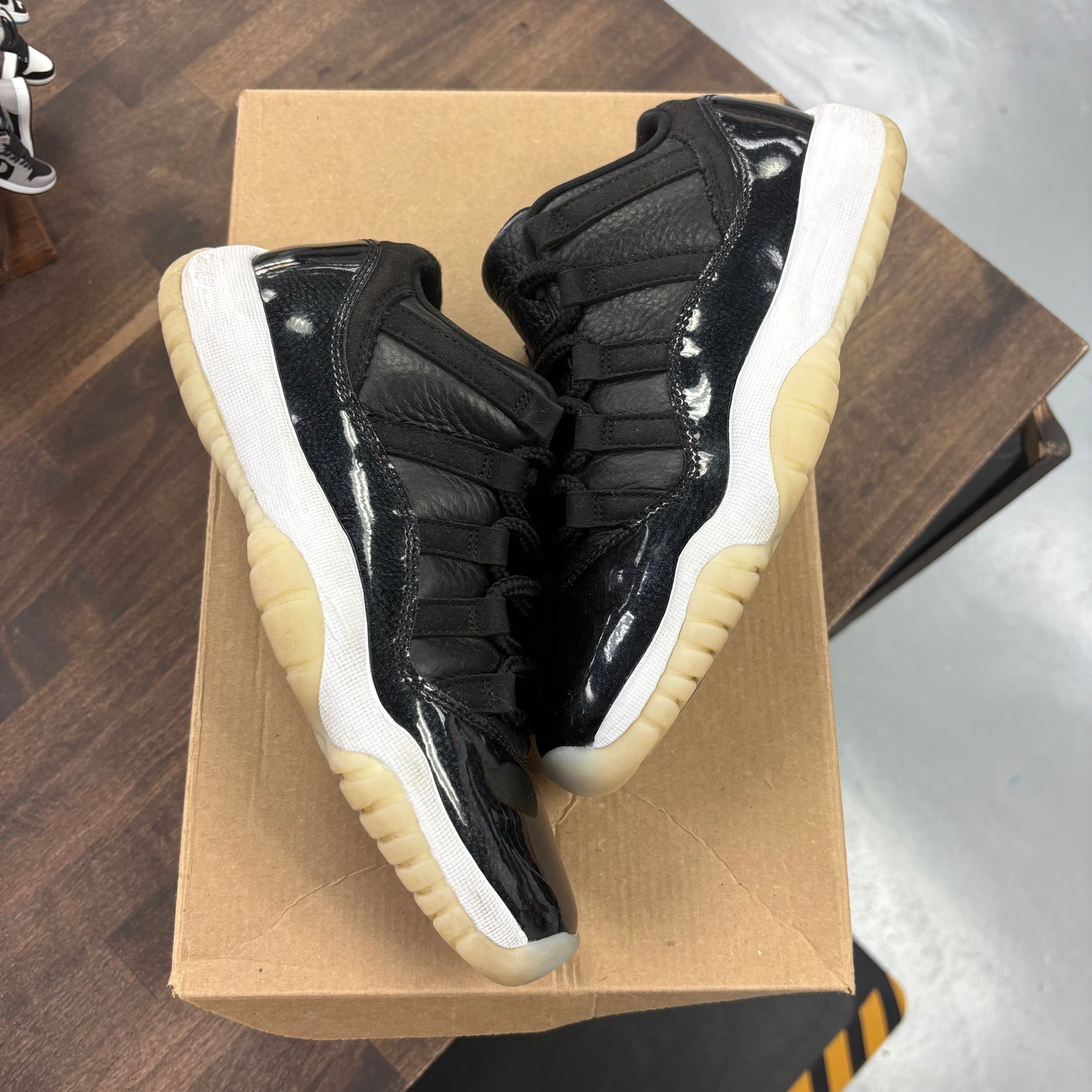 72-10 Jordan 11 Low (GS) (USED, No Box)