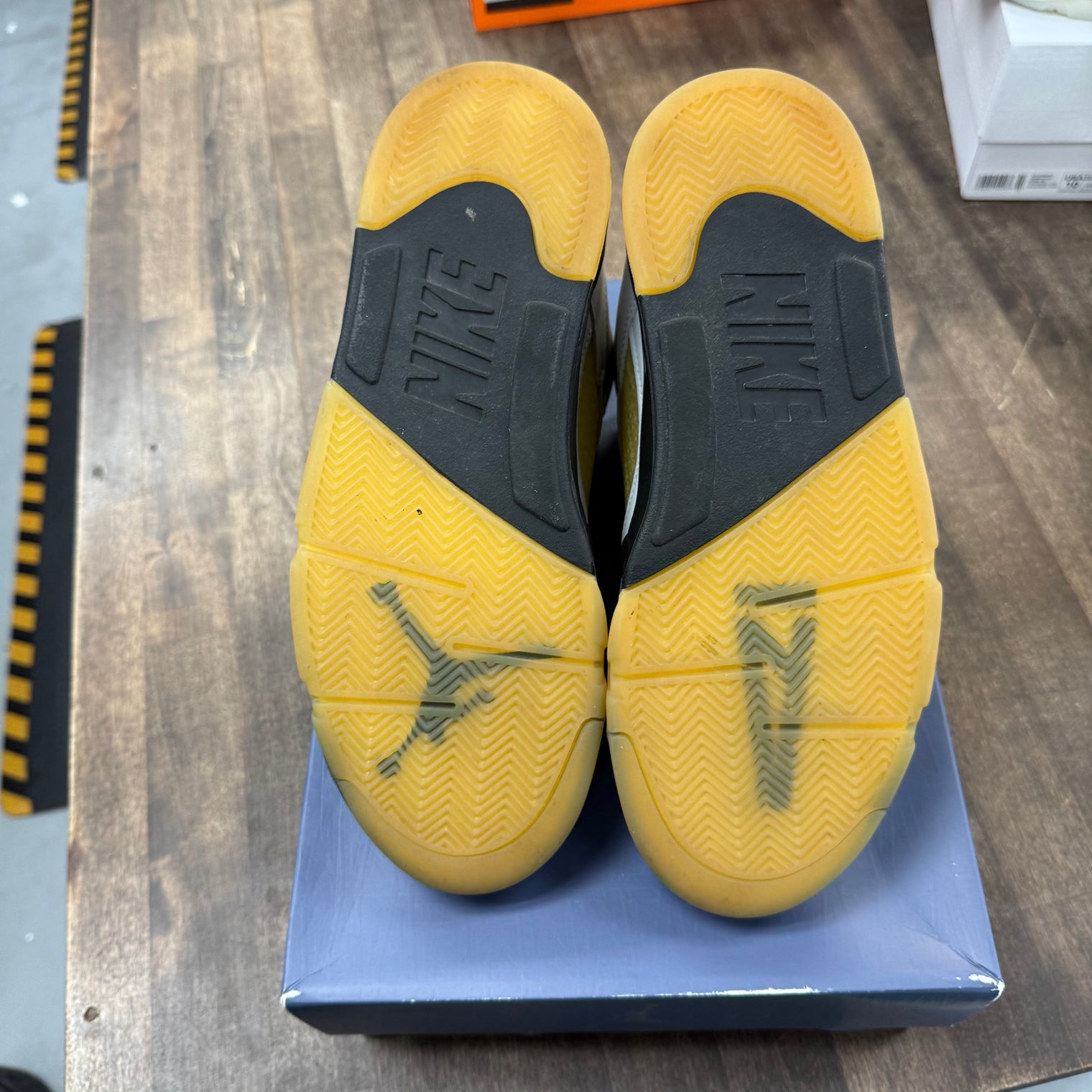 (W) Dawn A Ma Maniere Jordan 5 Retro (USED)