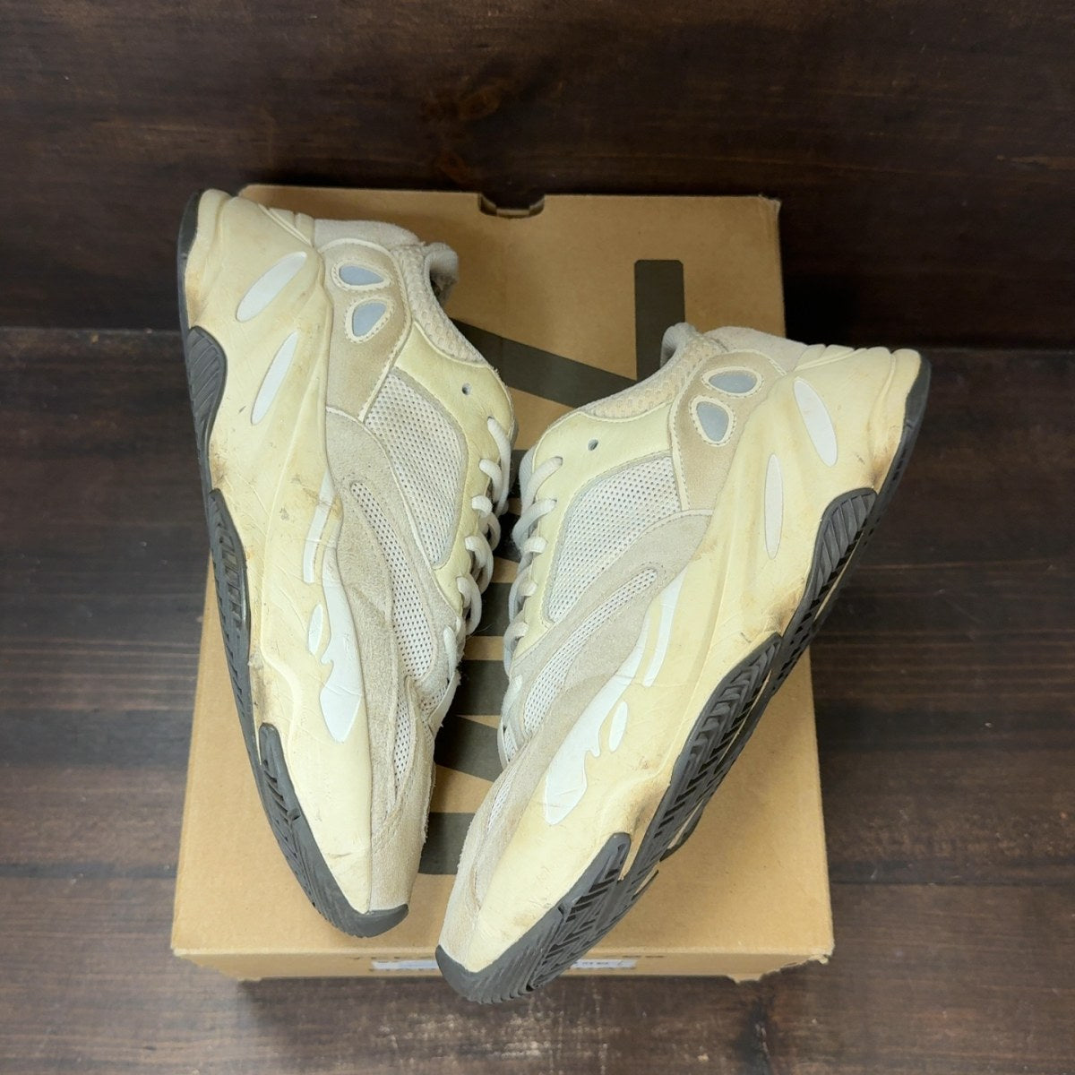 adidas Yeezy Boost 700 Analog Size 7 (Pre-Owned) - back