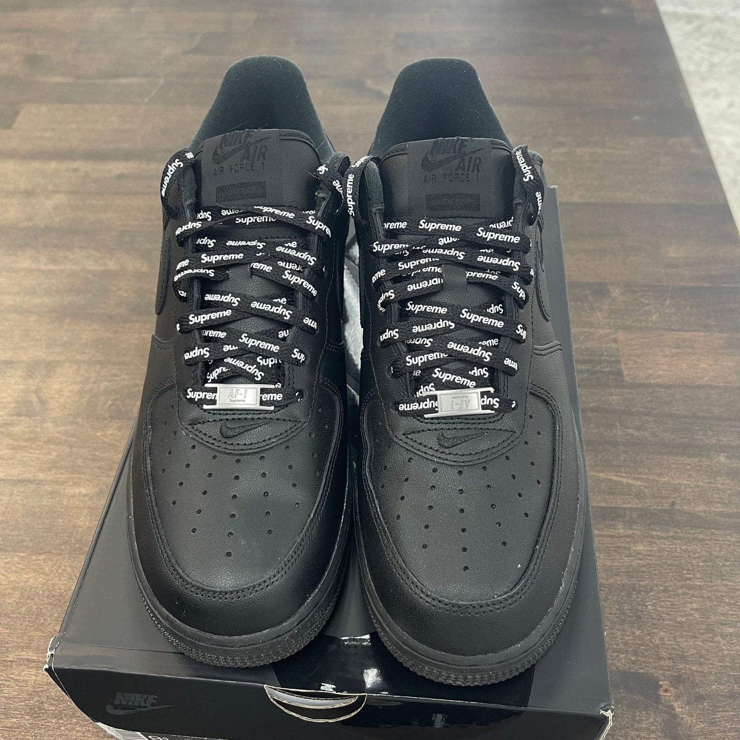 Black Supreme Nike Air Force 1 (USED)