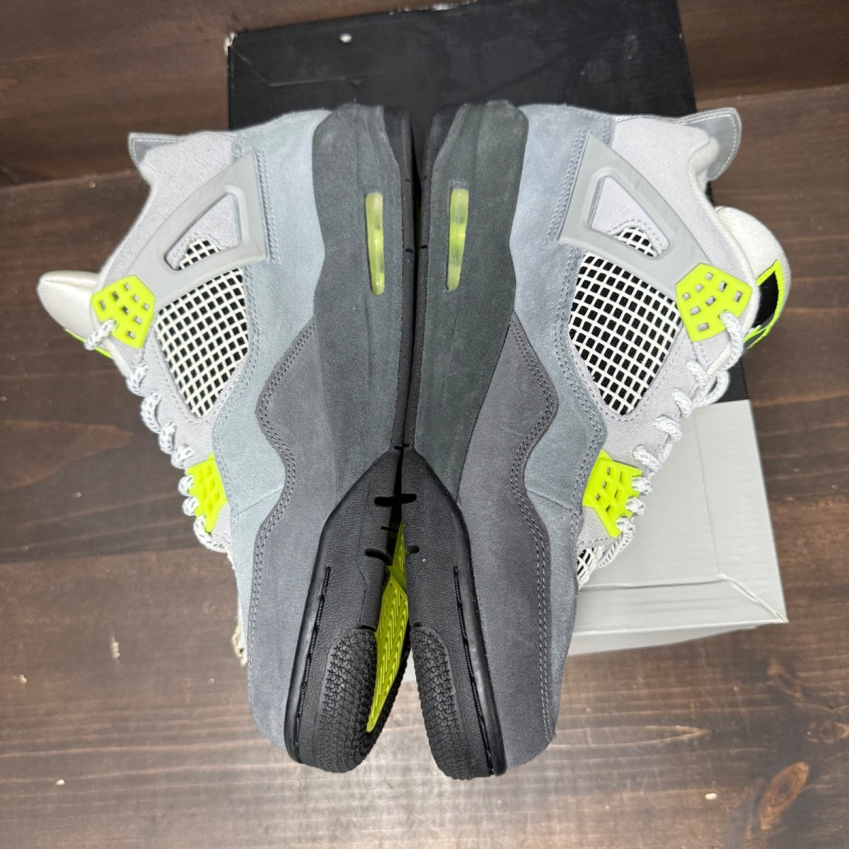 Jordan 4 Retro SE 95 Neon Size 10 (Pre-Owned)
