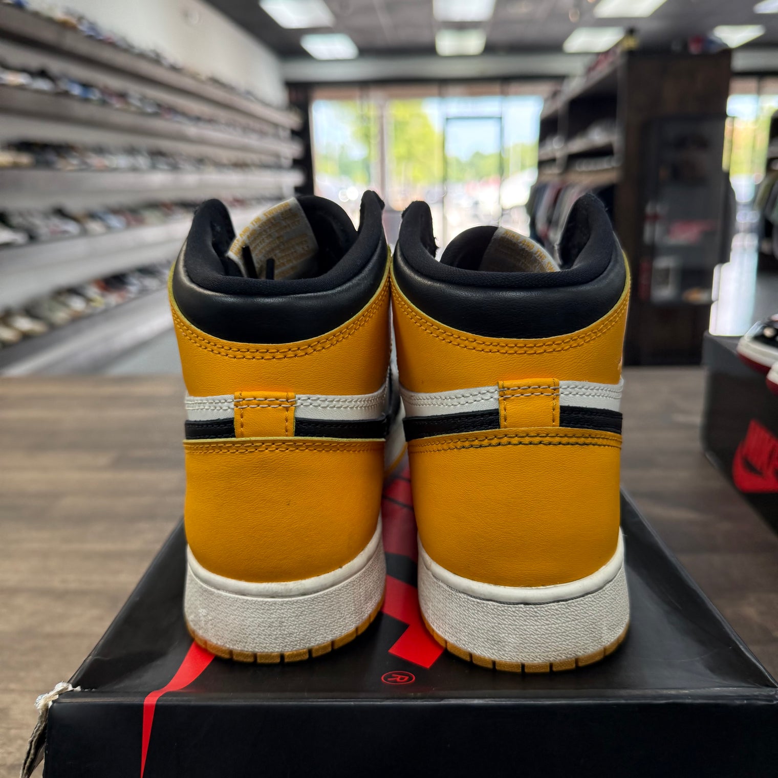 GS) Taxi Yellow Toe Jordan 1 High (USED)