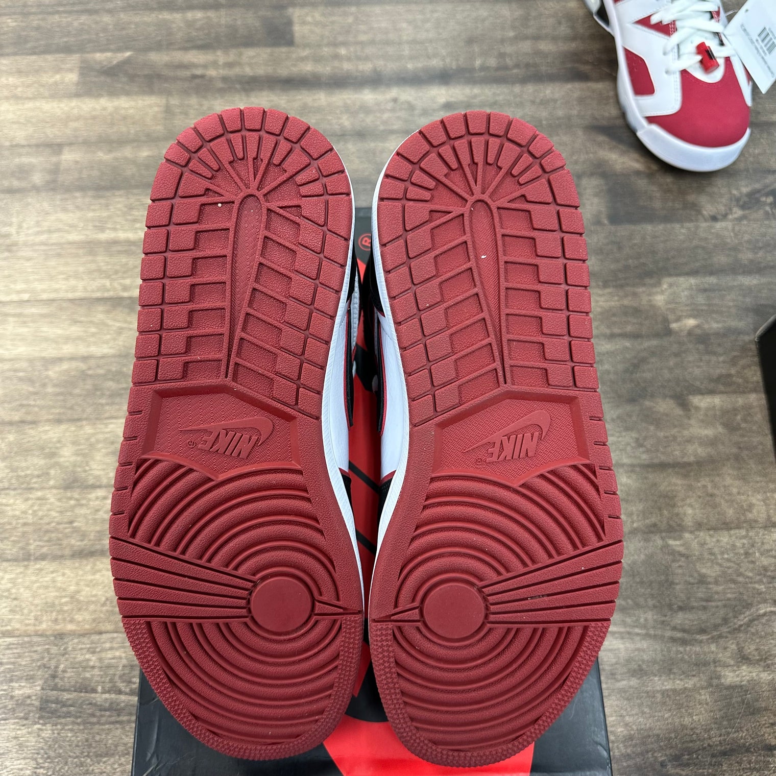 Bloodline Jordan 1 High Retro (USED)