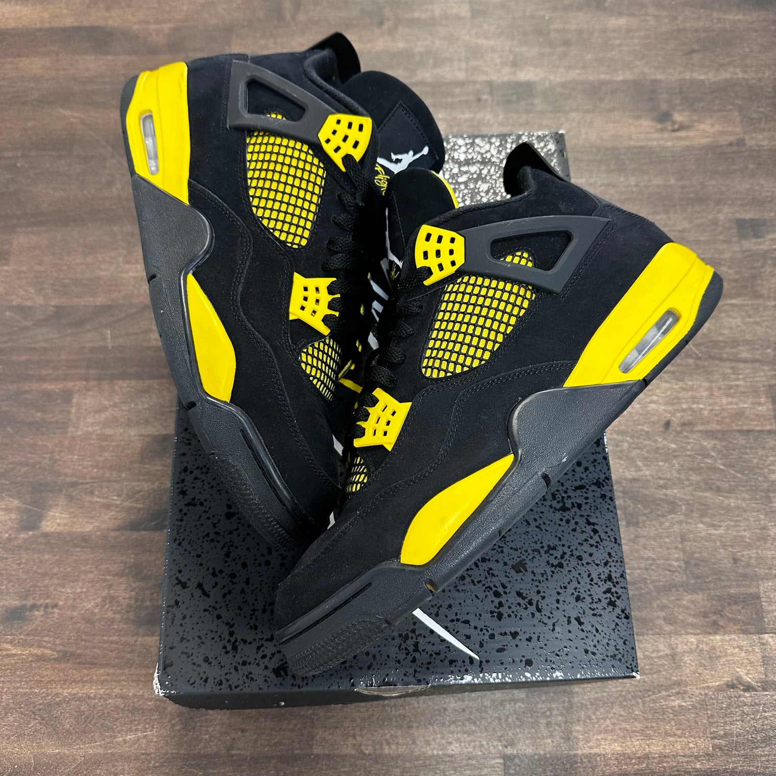 Yellow Thunder Jordan 4 (USED)