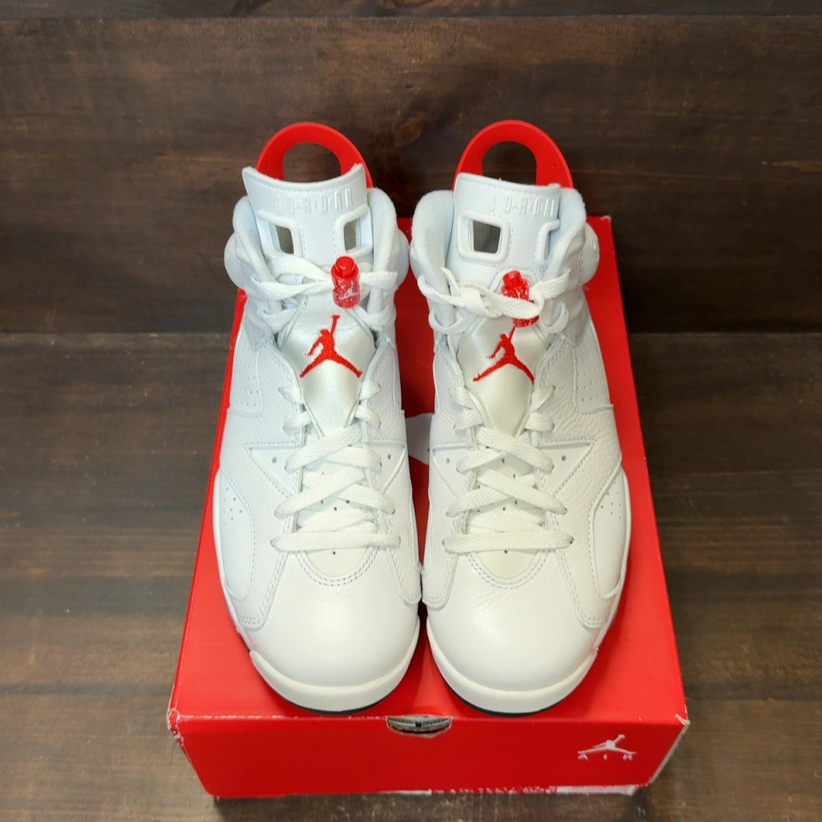 Jordan 6 Retro Red Oreo Size 7 (Pre-Owned) - Image 3