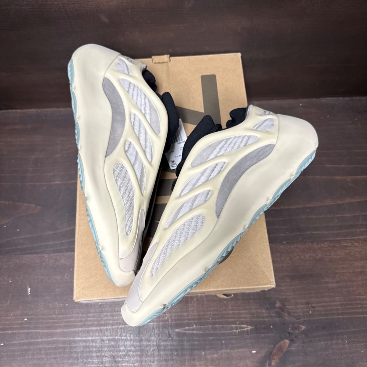 adidas Yeezy 700 V3 Azael Size 13 - tag