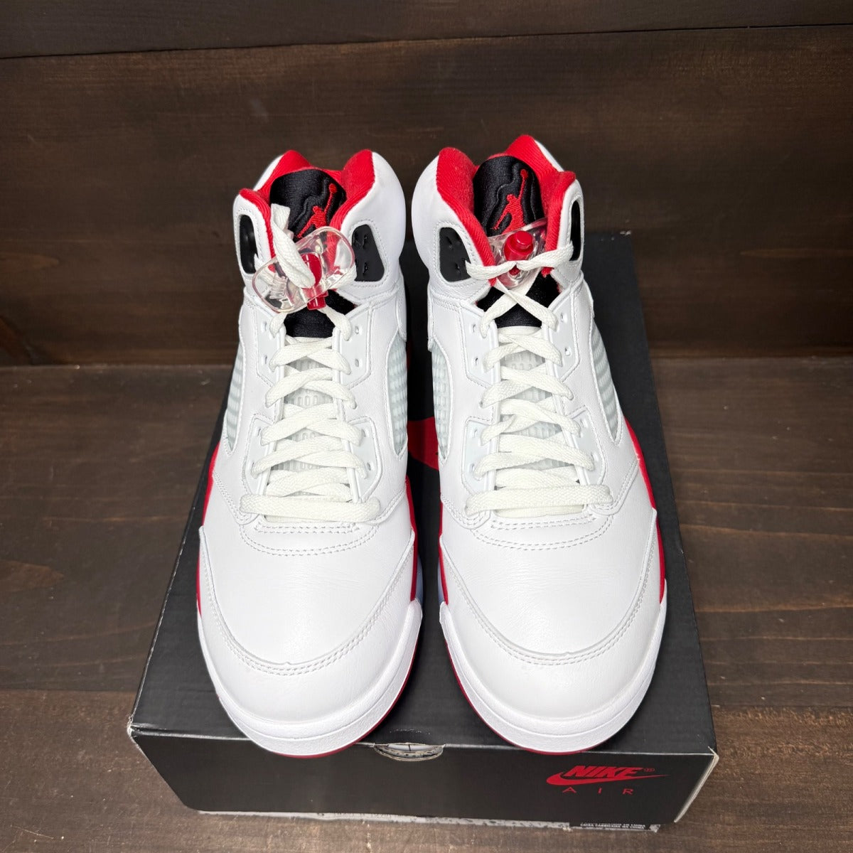 Jordan 5 Retro Fire Red Black Tongue (2025) Size 9 (Pre-Owned)