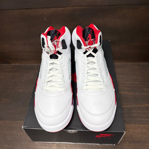 Jordan 5 Retro Fire Red Black Tongue (2025) Size 9 (Pre-Owned)