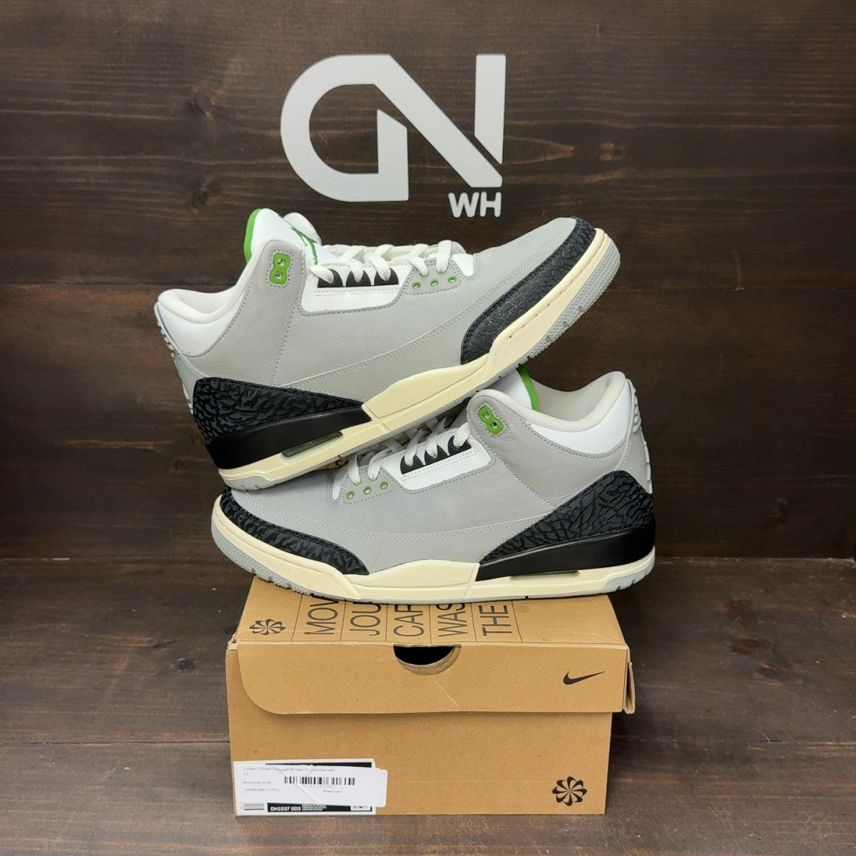 Jordan 3 Retro Chlorophyll Size 11 (Pre-Owned) - Image 1