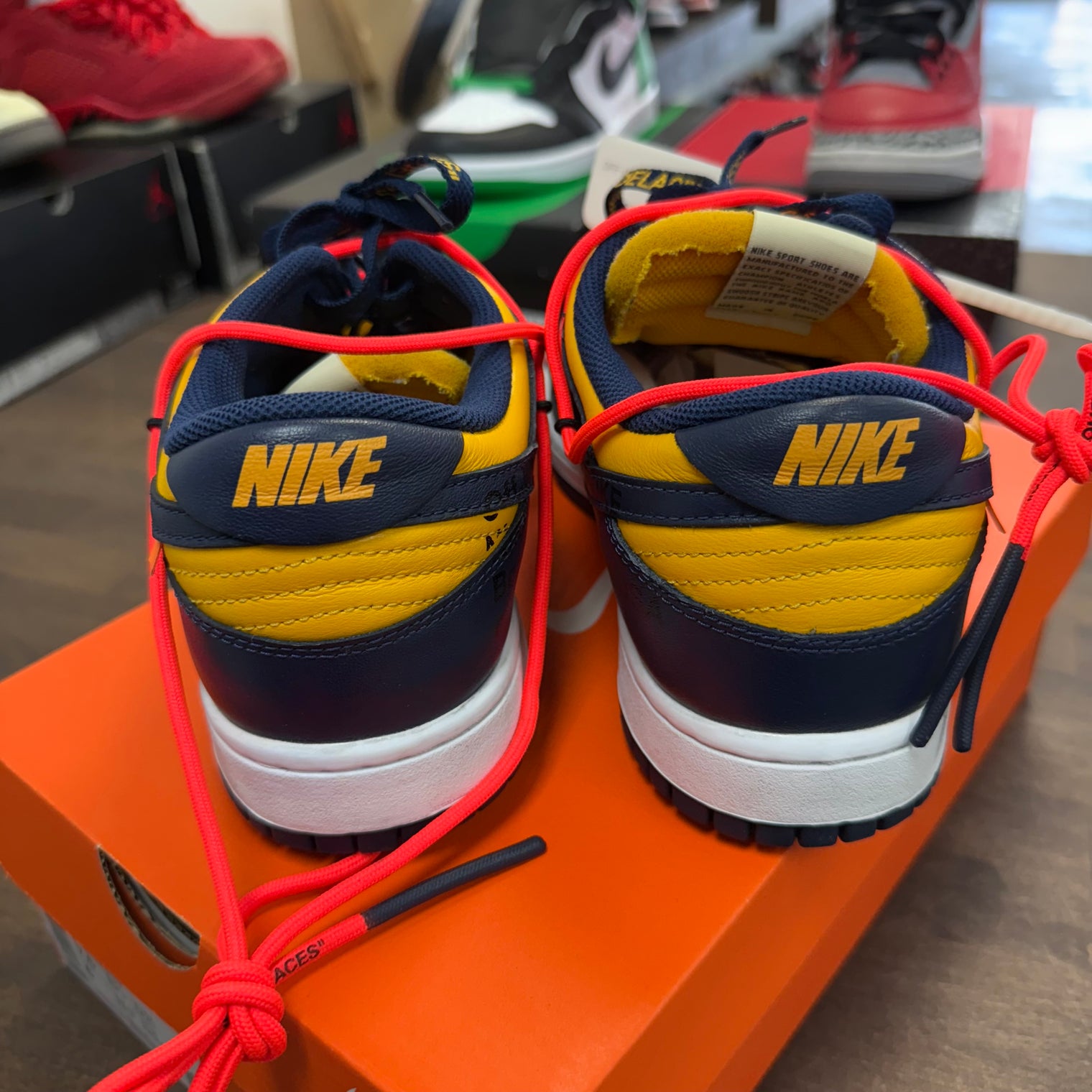 University Gold Off-White Nike Dunk Low (USED,No Box)