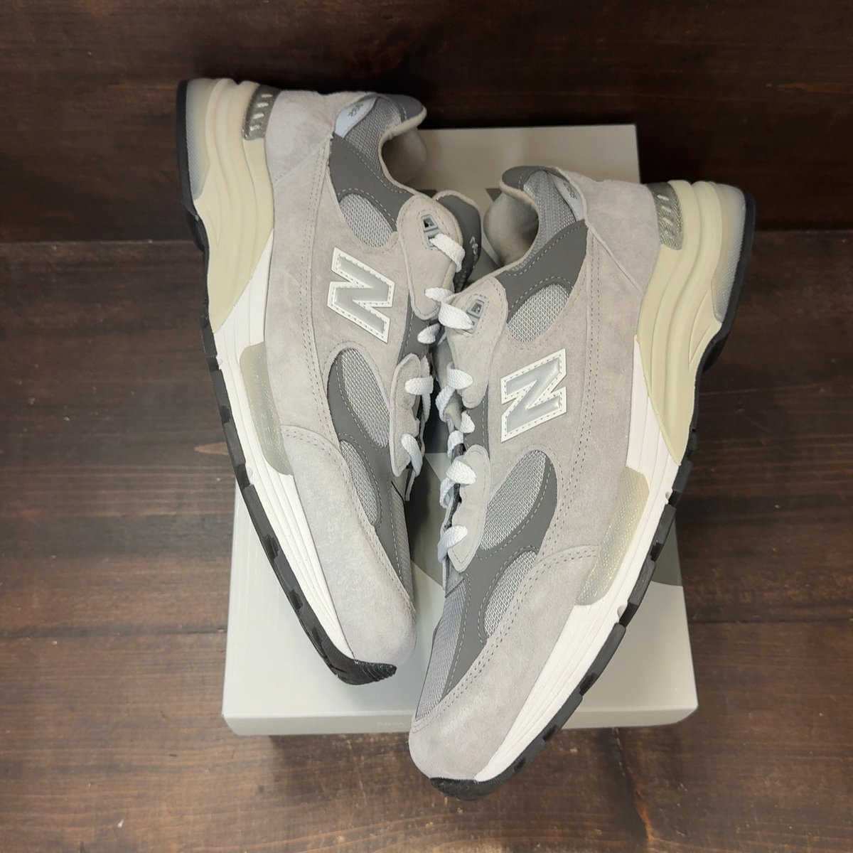 New Balance 992 MiUSA Grey Silver Metallic Size 13 (Pre-Owned) - back
