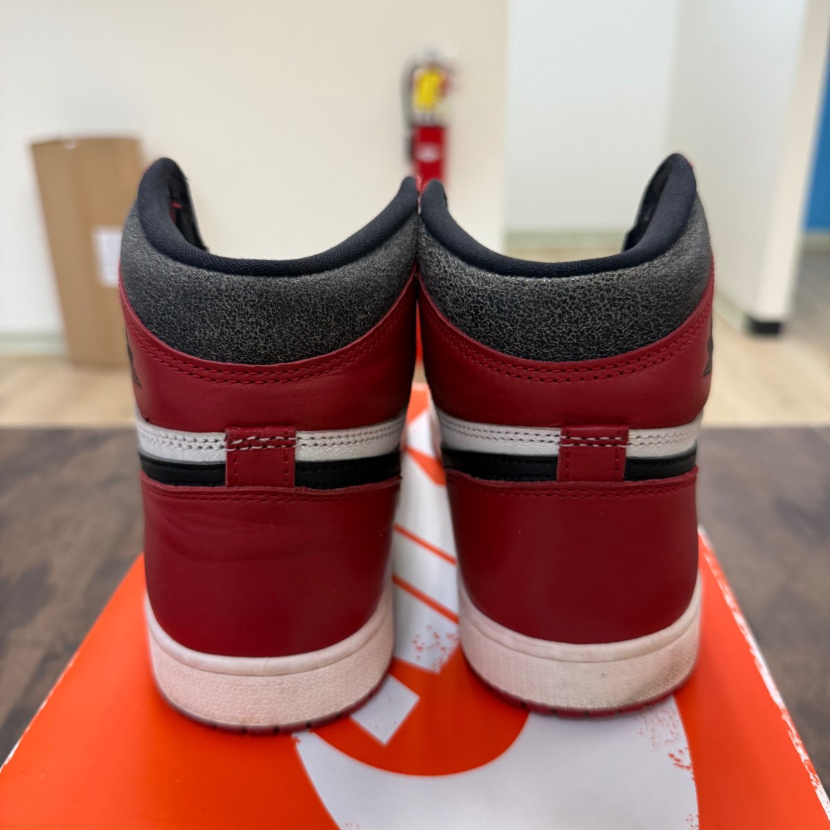 Jordan 1 Retro High OG Chicago Lost and Found (Size 8.5) - Image 3