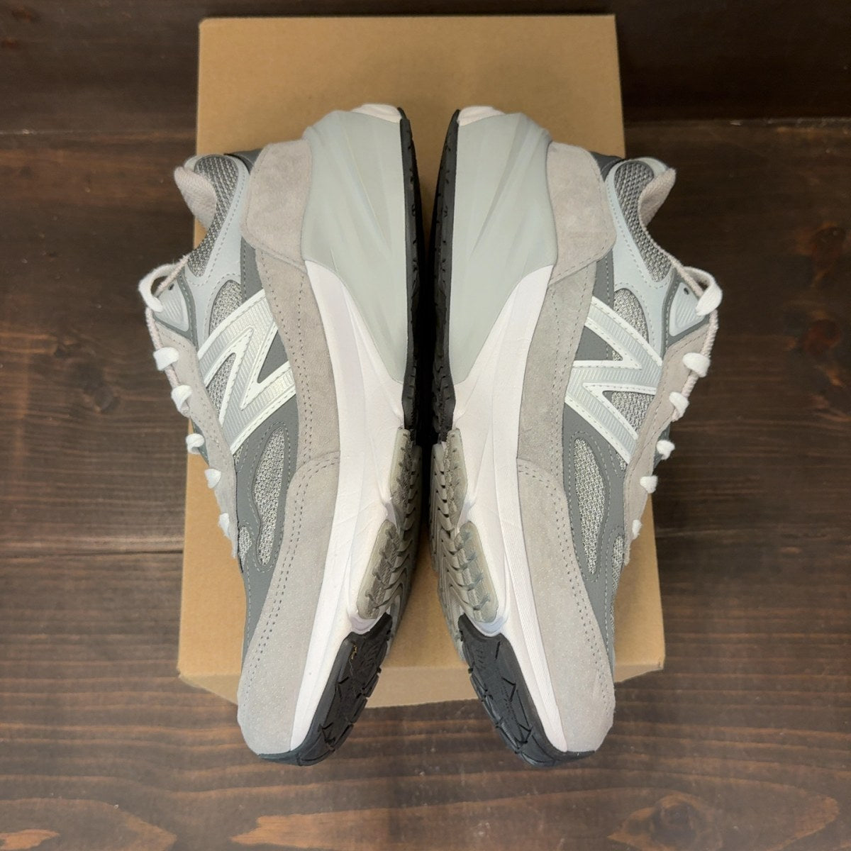 New Balance 990v6 MiUSA Grey Size 9 (Pre-Owned) - Image 4